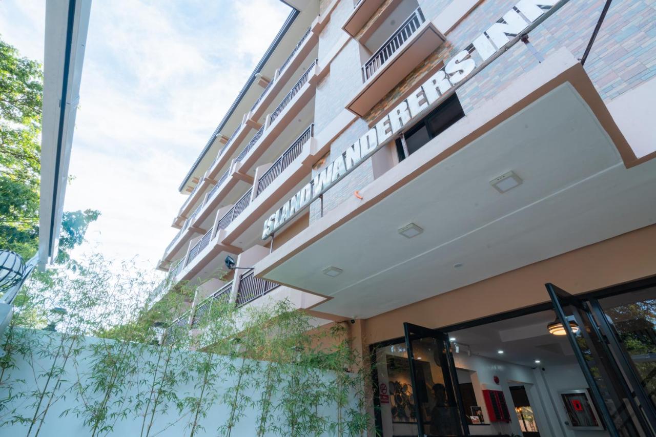 Island Wanderers Inn Coron Bagian luar foto