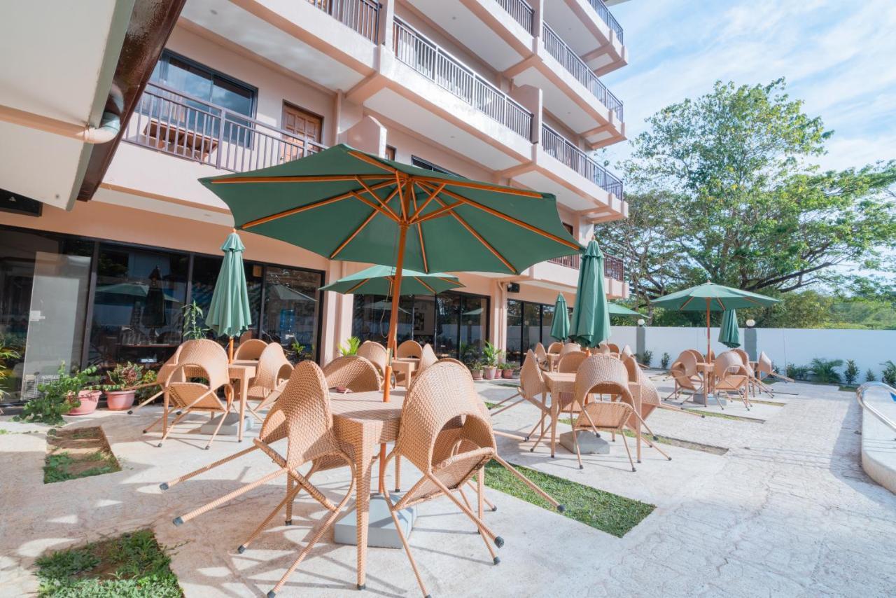 Island Wanderers Inn Coron Bagian luar foto